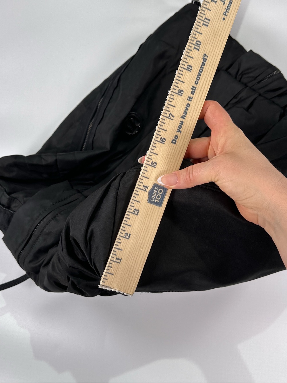 Lululemon Triumphant Tote Ruched Pleated Top Zip Nylon Black OS - Picture 11 of 13